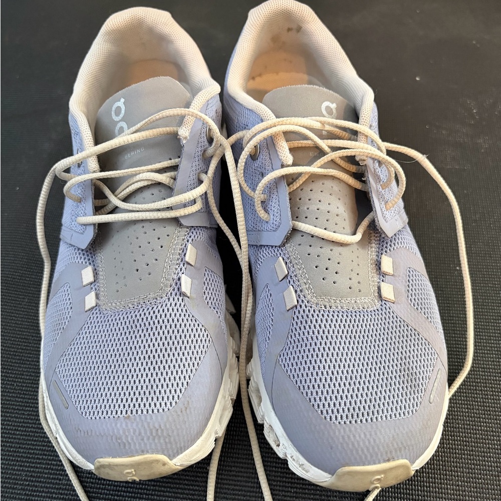 On Running Cloud 5 Nimbus/Alloy Shoes Women’s Size 7.5